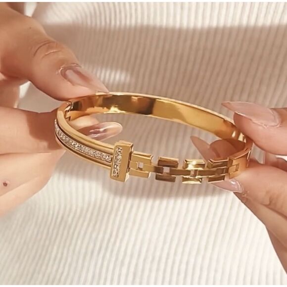 👠 Gold Link Cz Diamond Bangle Bracelet - Picture 5 of 17